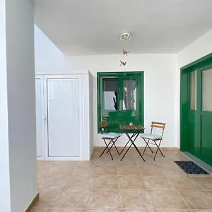 https://casa-iris-costa-teguise.in-canary-islands.com